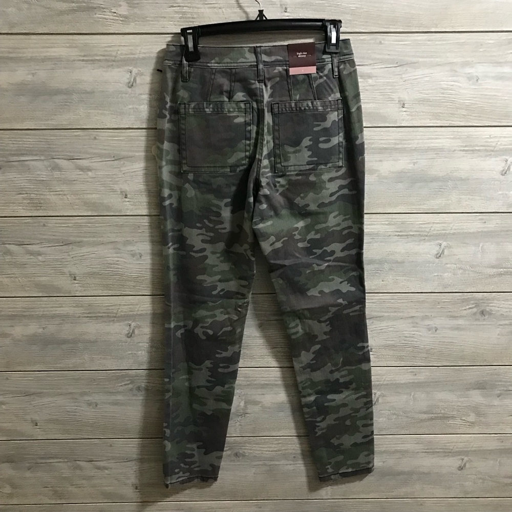 BNWT Knox Rose Camouflage Cargo Pants - Picture 4 of 12